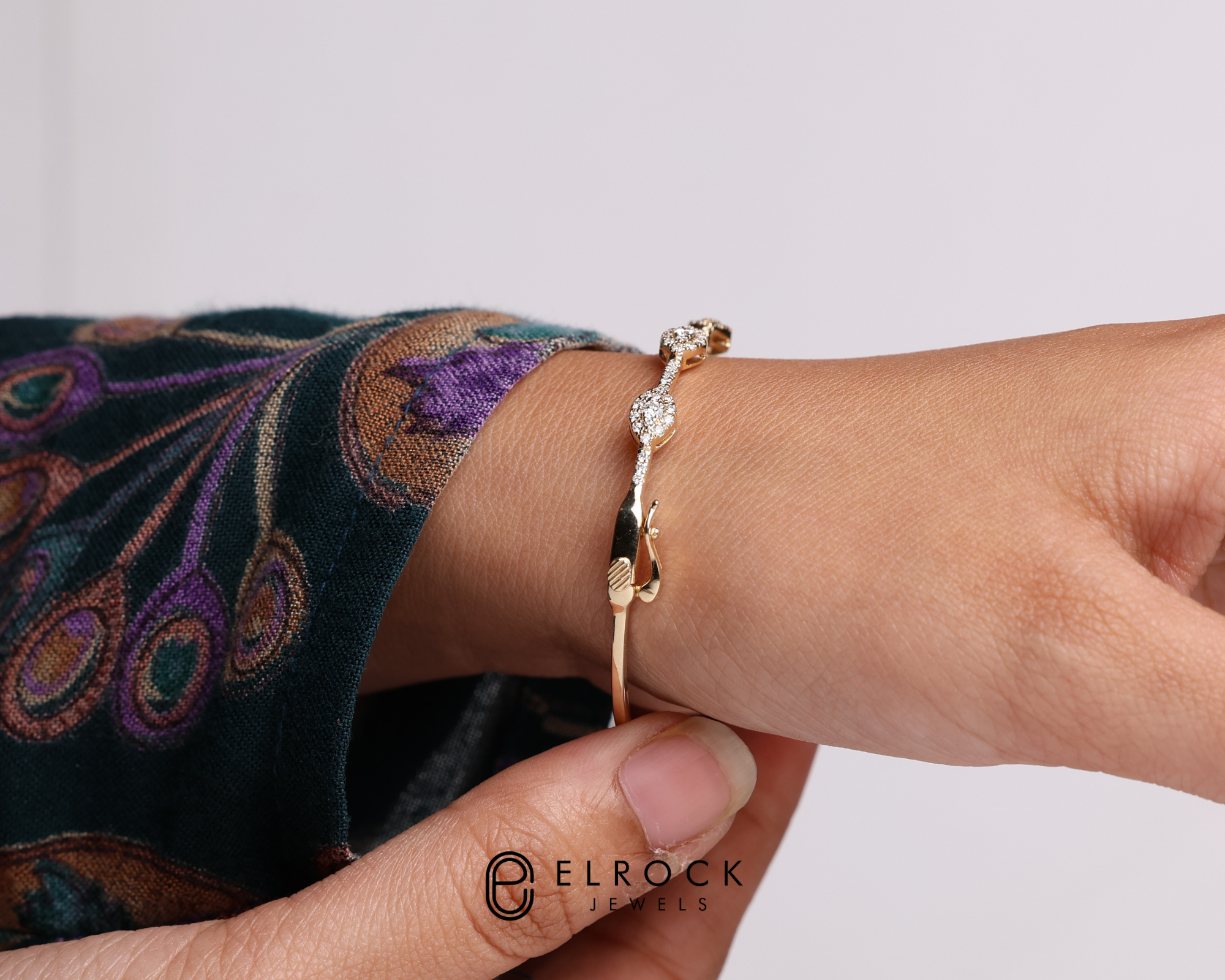 14k Round Diamond Bangle Bracelet