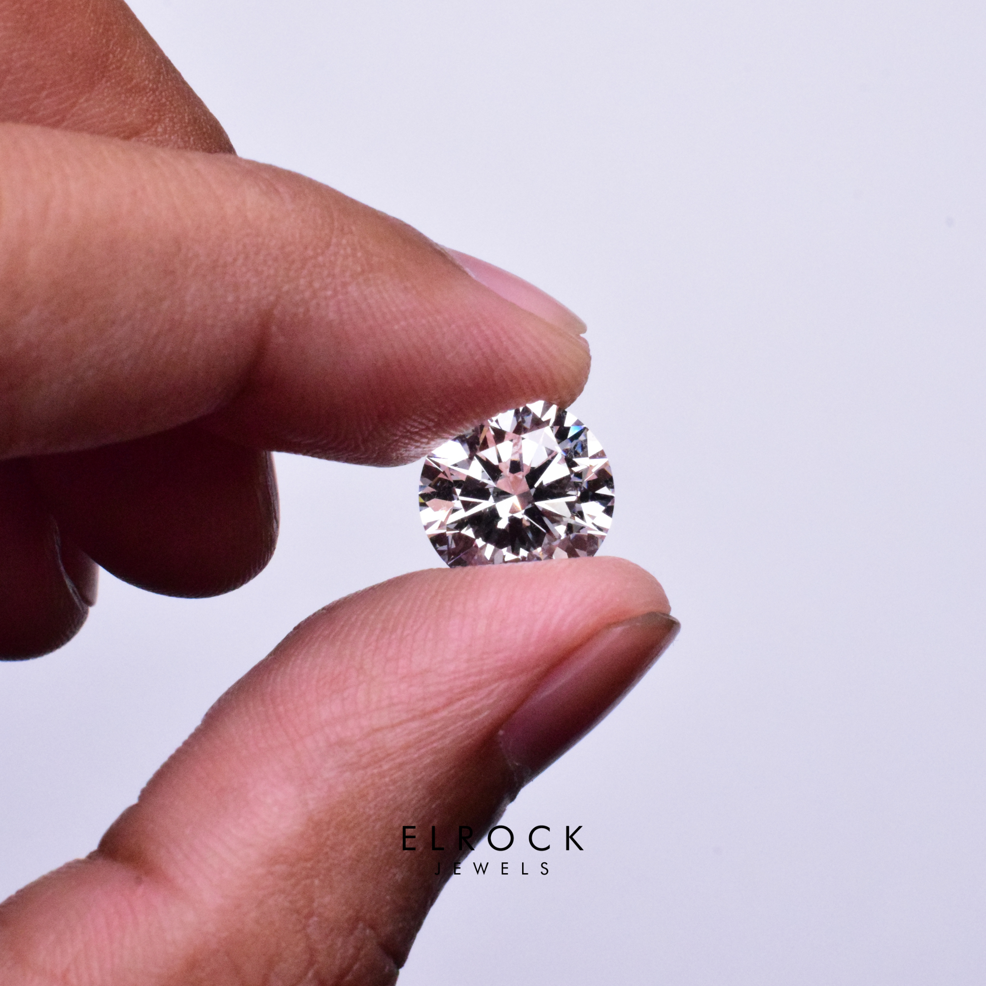 Genuine 4 Ct Round Lab Grown Diamond - 10.30 mm - Eco-friendly - IGI Certified