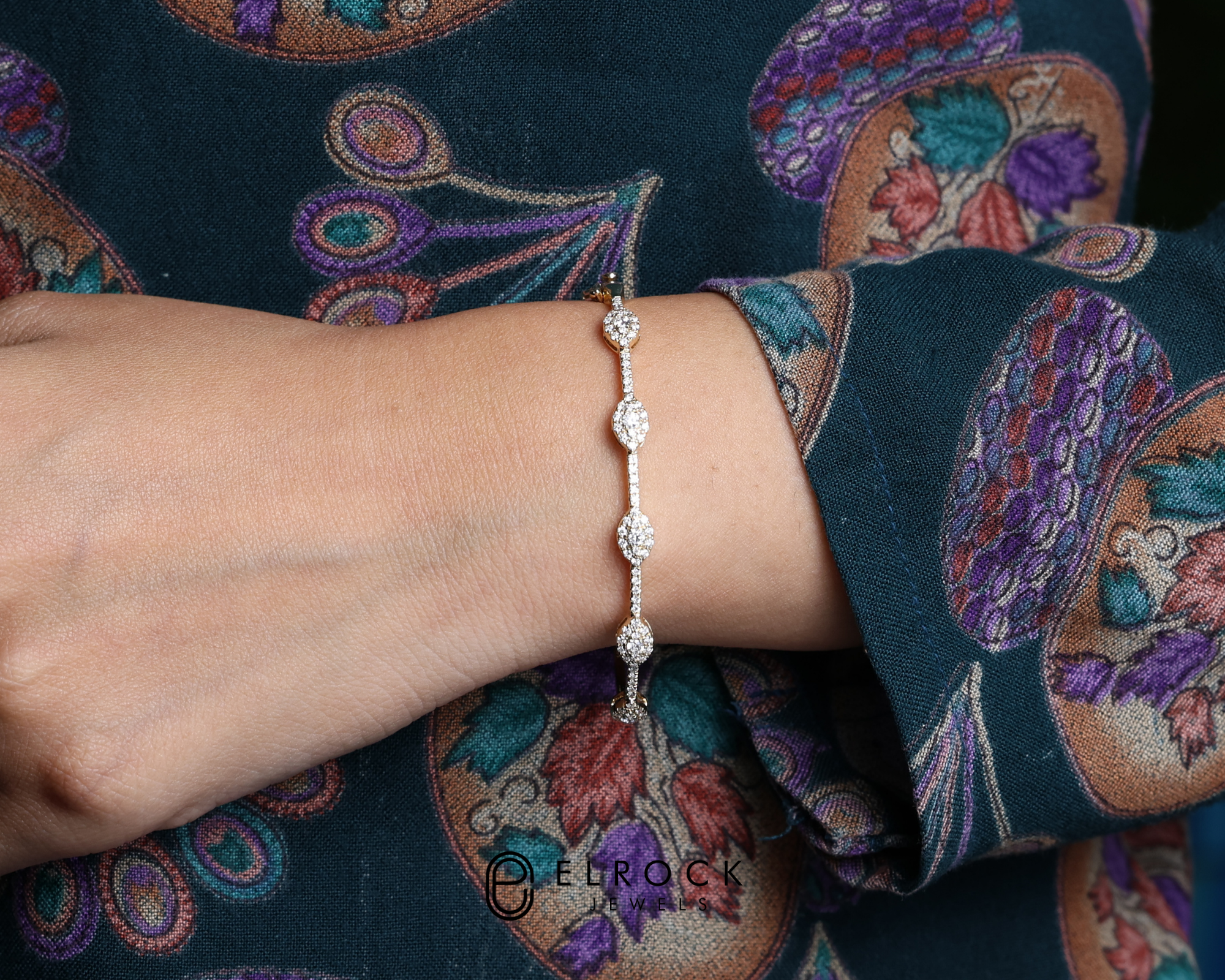 14k Round Diamond Bangle Bracelet