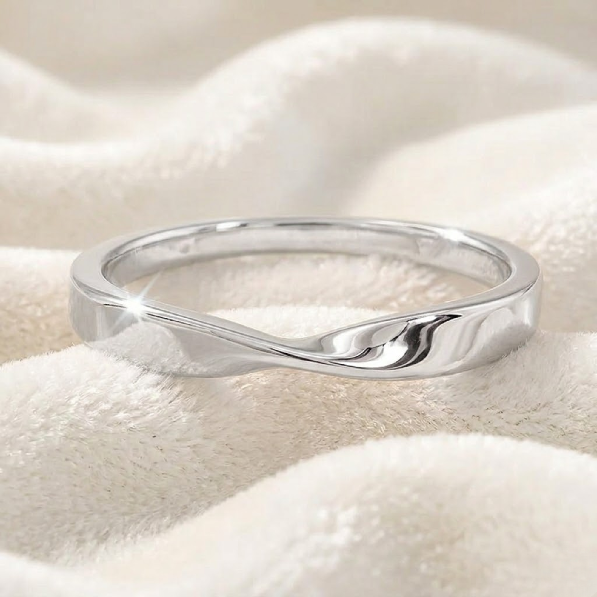 14k Gold Mobius Wedding Band