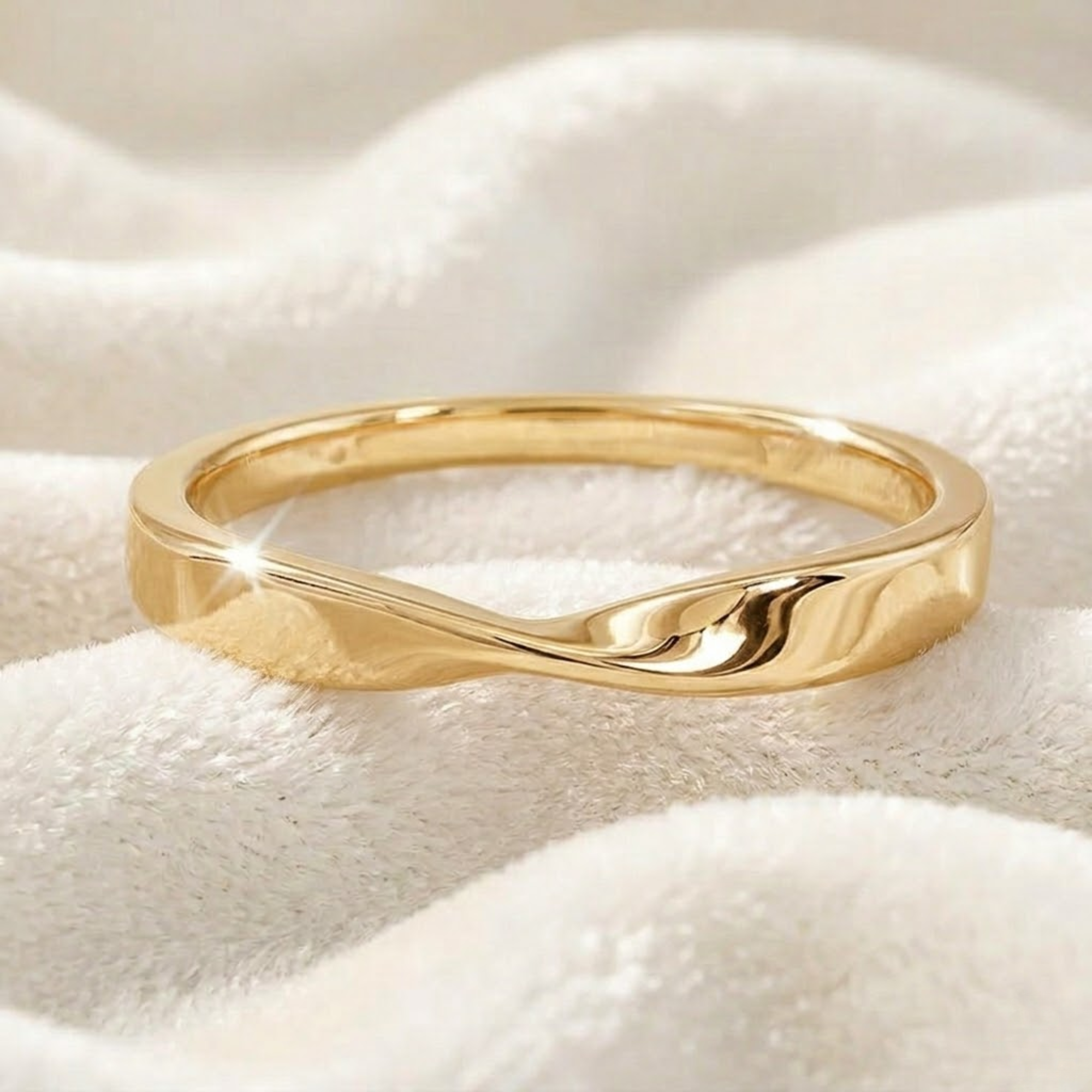 14k Gold Mobius Wedding Band