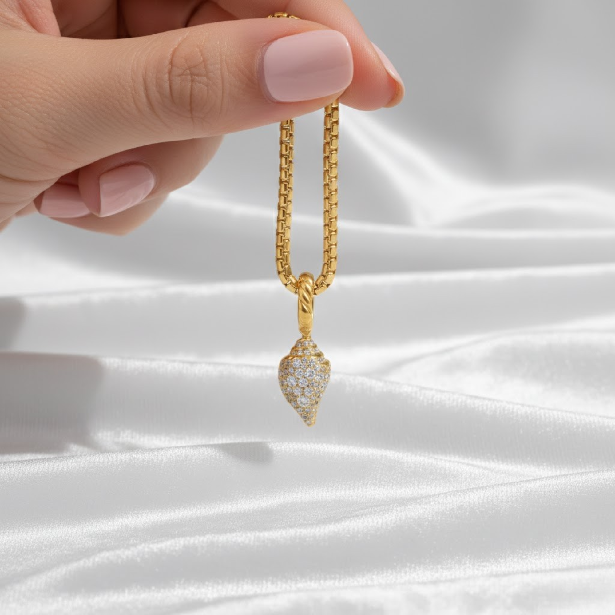 14K Solid Gold Seashell Pendant with Lab Diamond