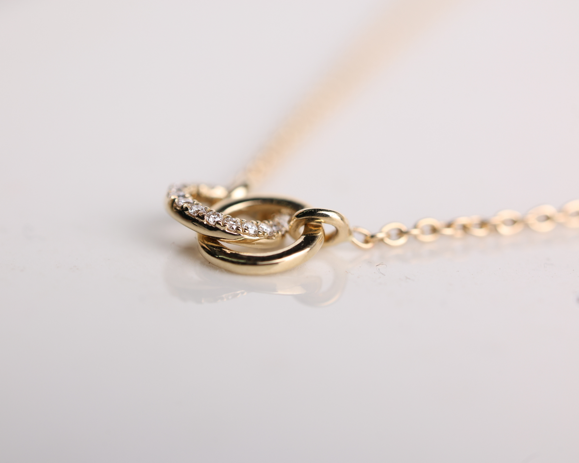 0.05 Ctw Diamond Intertwined Circle Necklace in 14K Solid Gold