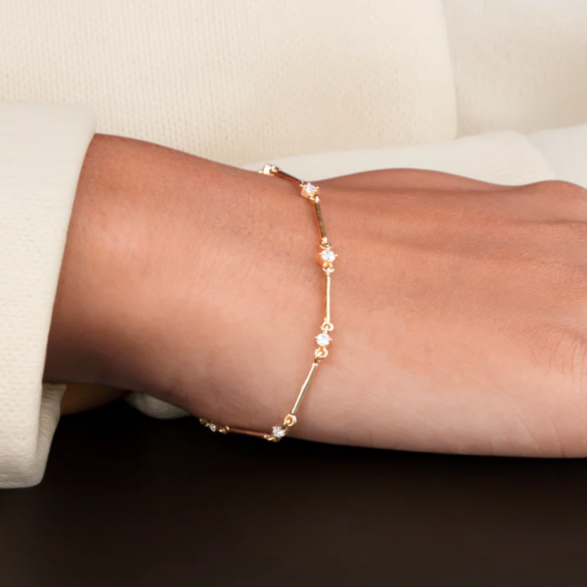 14K Gold Bar Round Graduated Diamond Link Bracelet