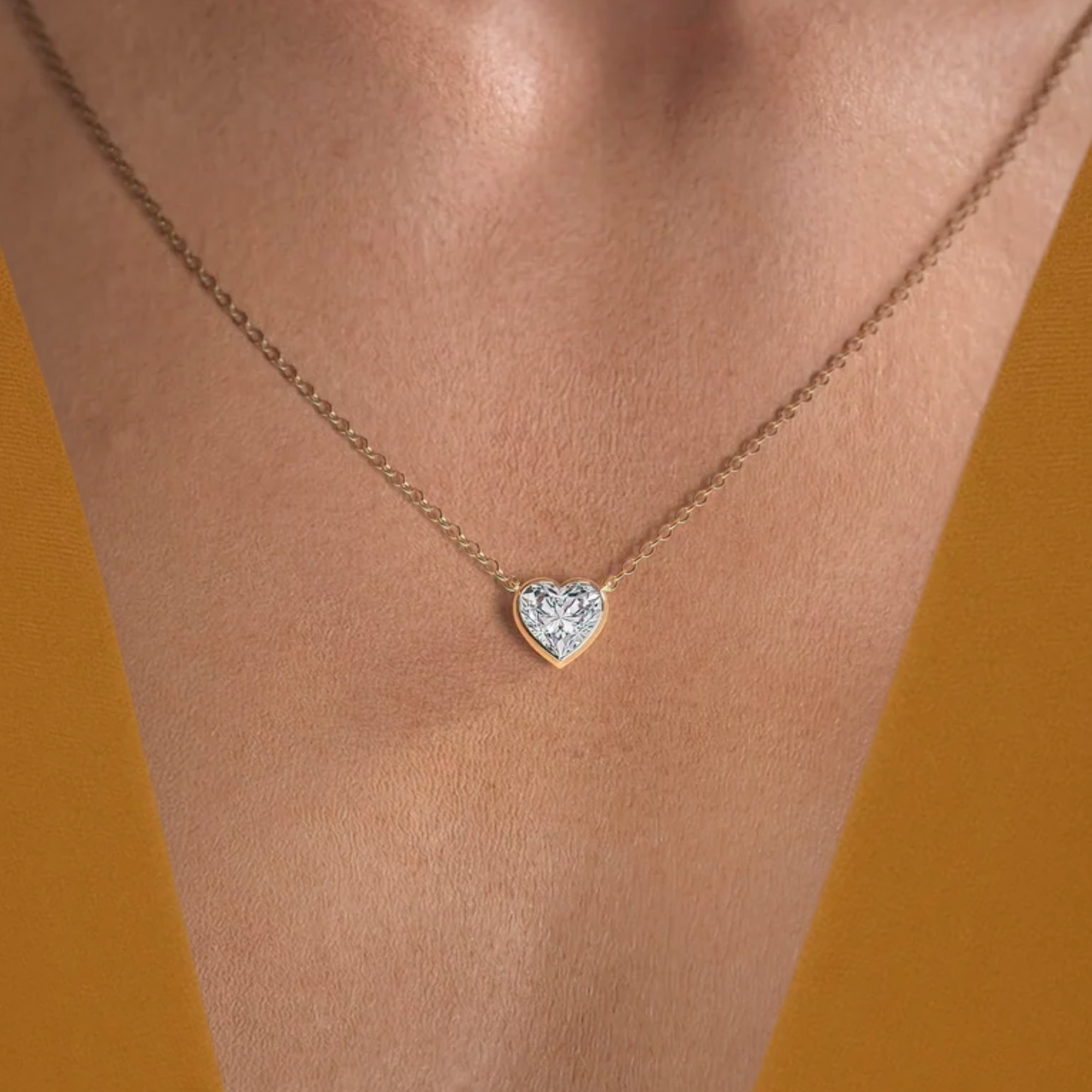 14K Gold Round Diamond Mini Heart Pendant Necklace