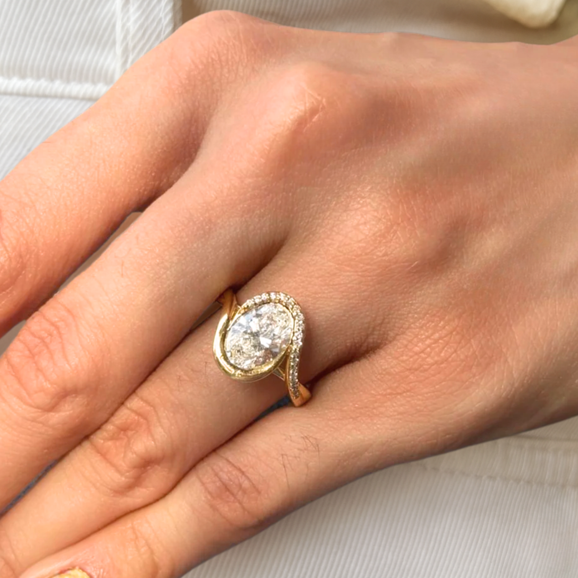 Diamond Curved Wave Halo Ring