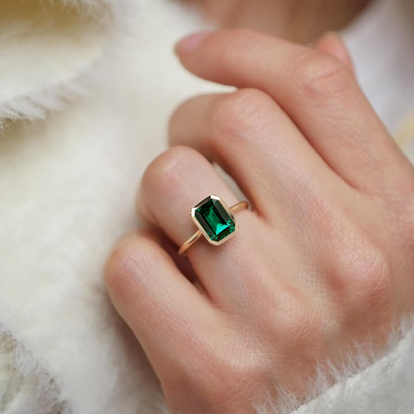 14K solid gold 2 CT Vintage Emerald Engagement Ring