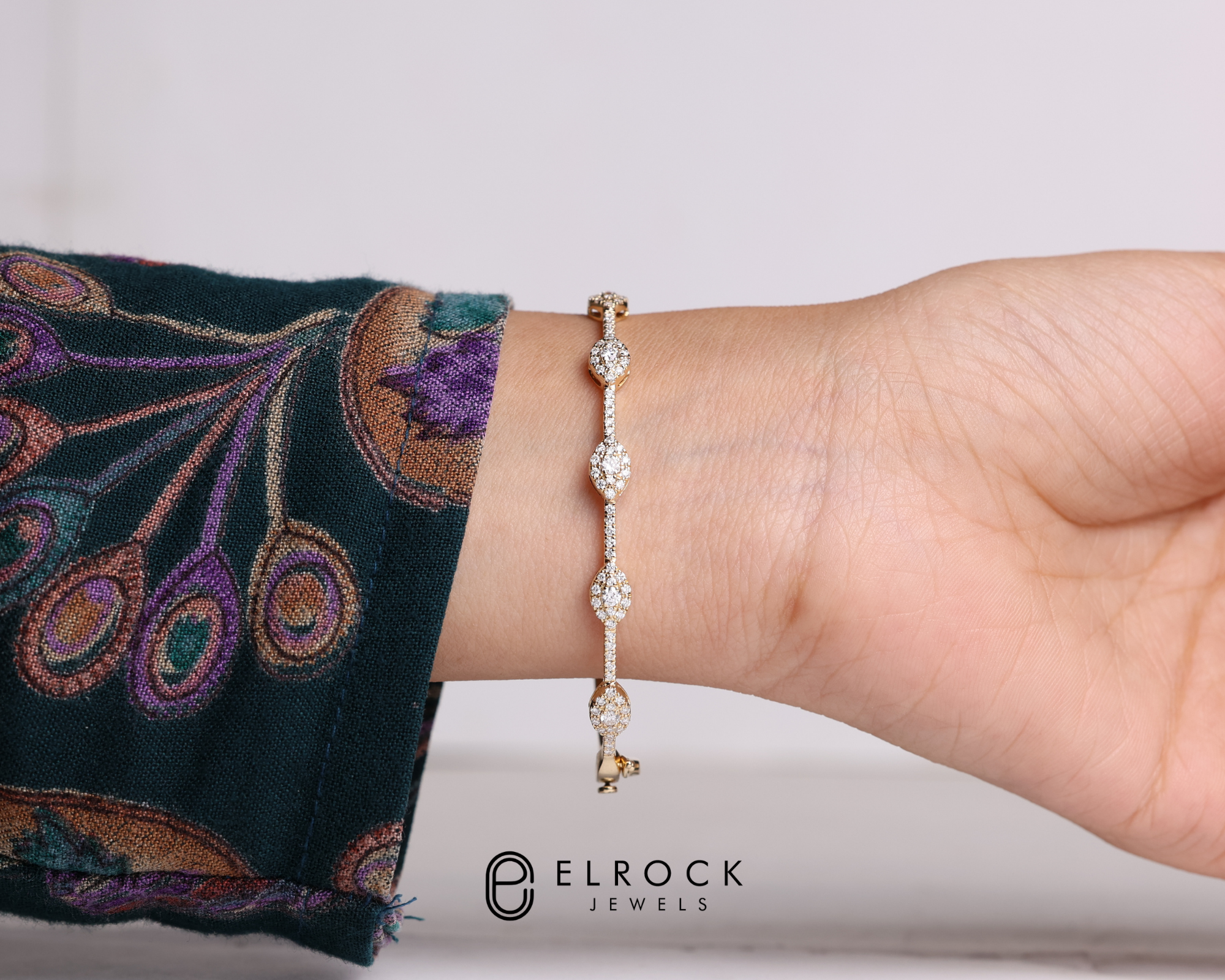 14k Round Diamond Bangle Bracelet