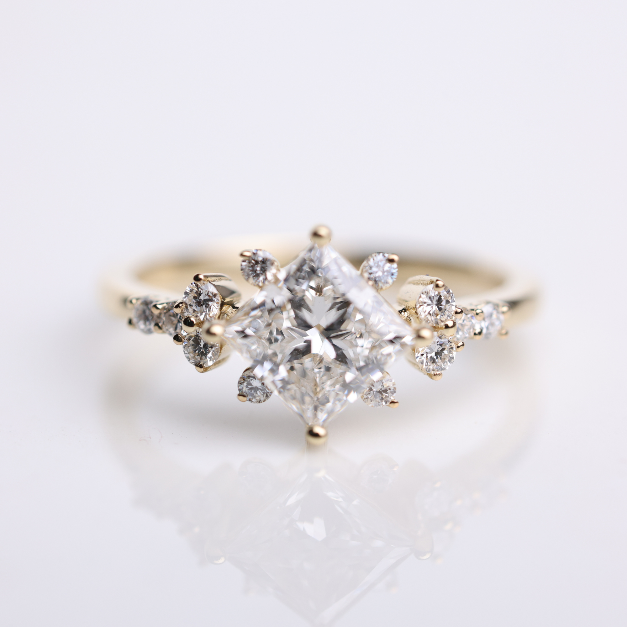 14K Gold 1.00 Carat Princess Cut Stylish Solitaire Engagement Ring