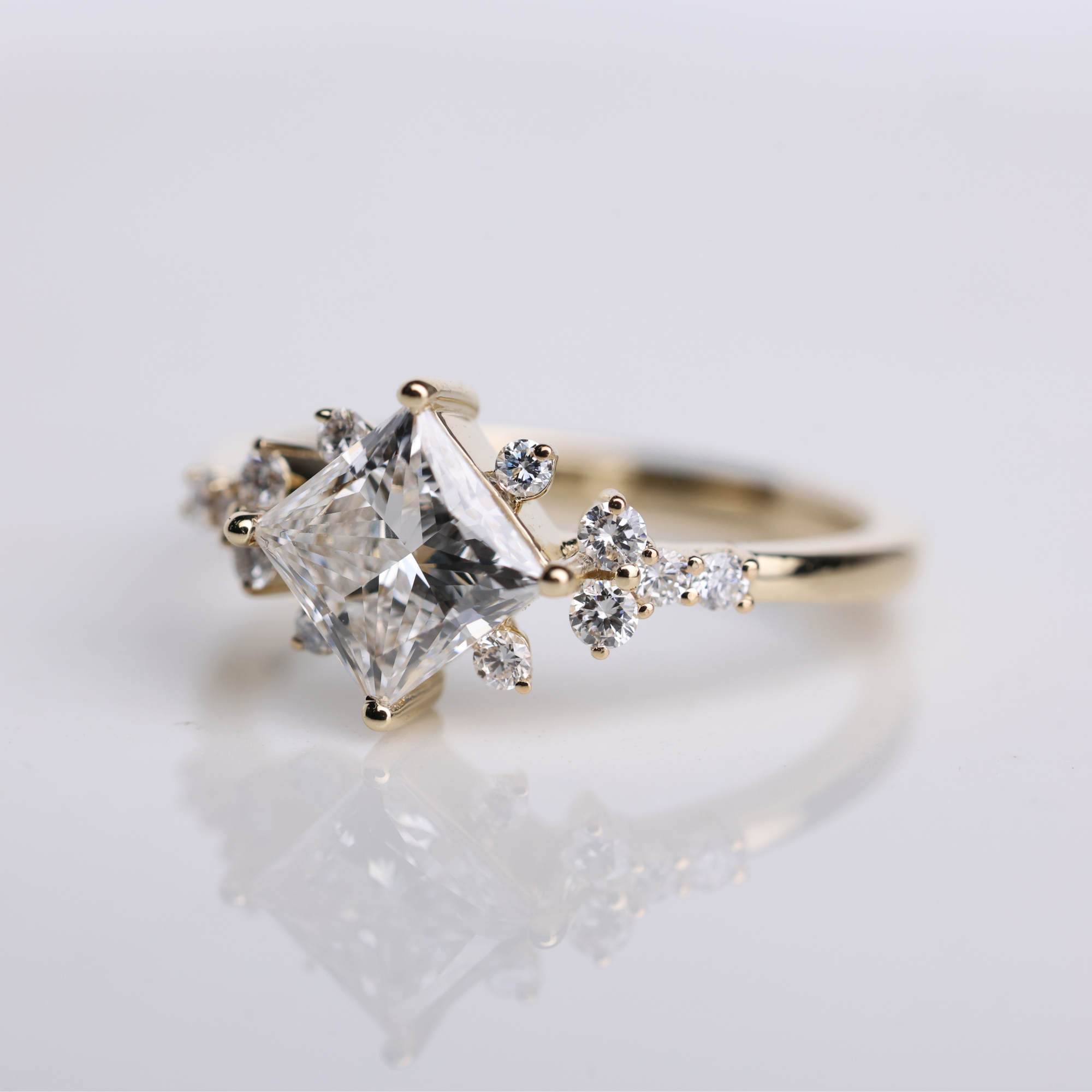 14K Gold 1.00 Carat Princess Cut Stylish Solitaire Engagement Ring