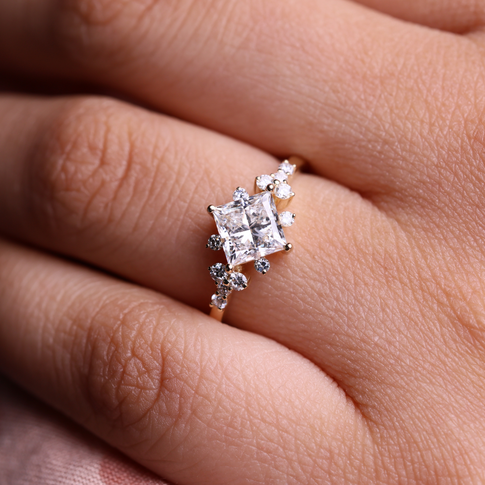 14K Gold 1.00 Carat Princess Cut Stylish Solitaire Engagement Ring