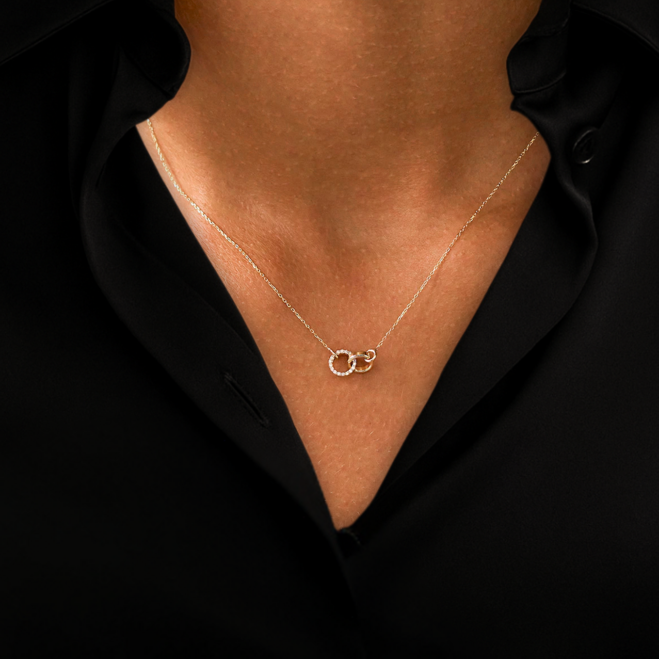 0.05 Ctw Diamond Intertwined Circle Necklace in 14K Solid Gold