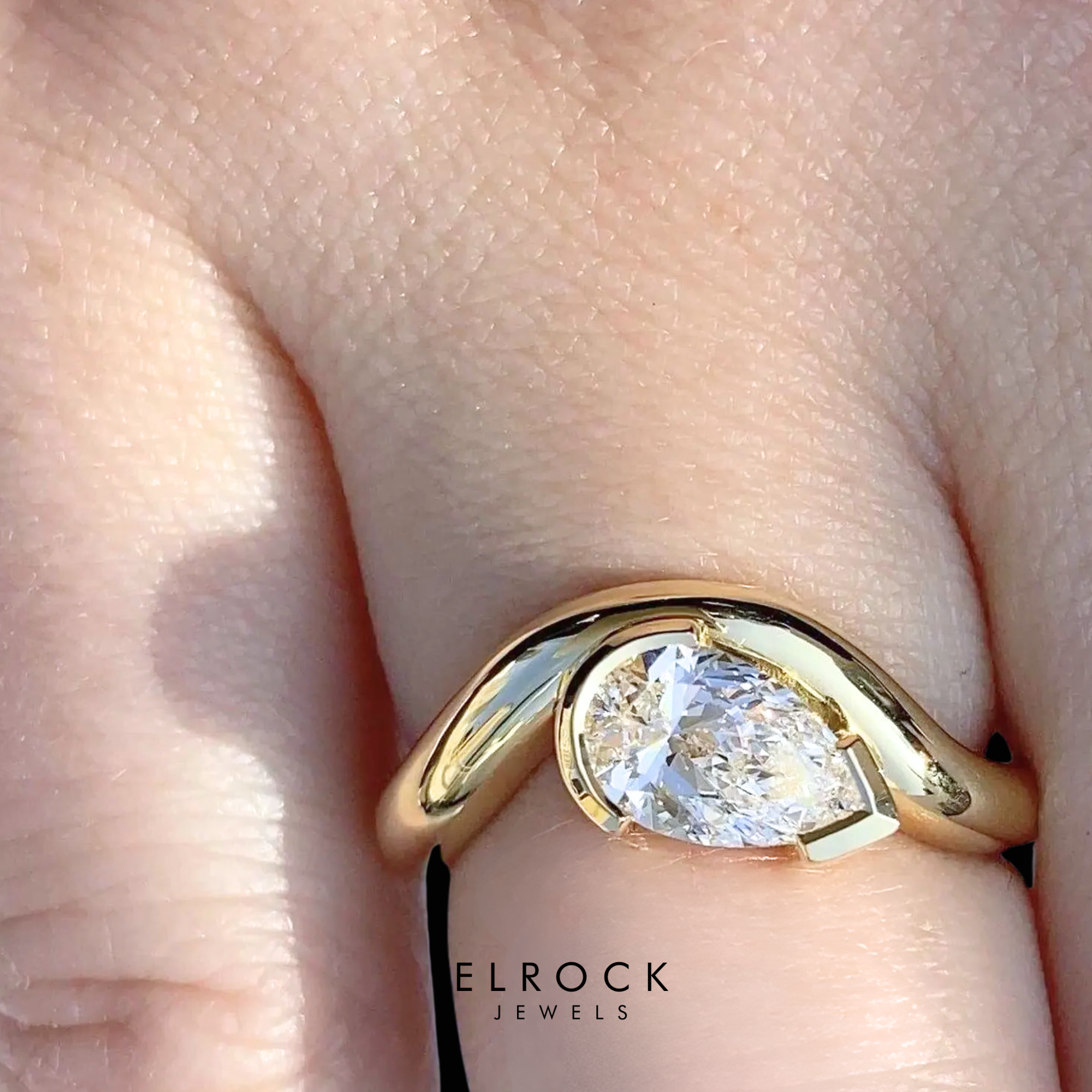 14K Gold Tear Drop Rings Wave Shank