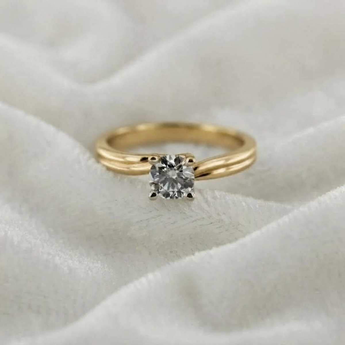 Round Diamond Solitaire Engagement Ring