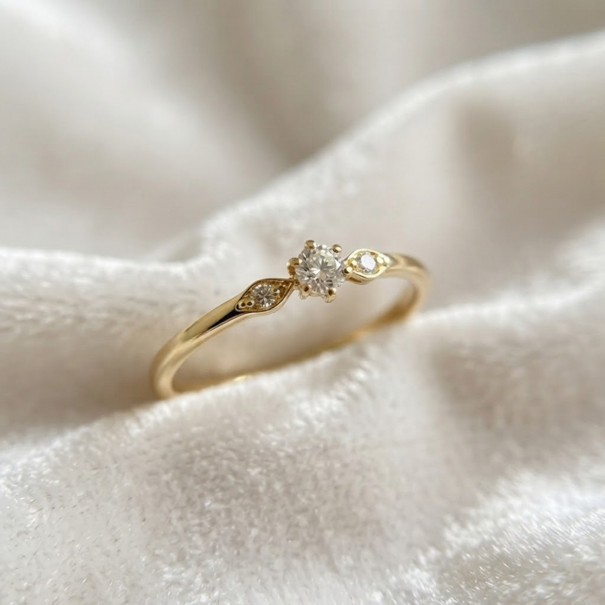 Round Diamond Leaf Accent Ring