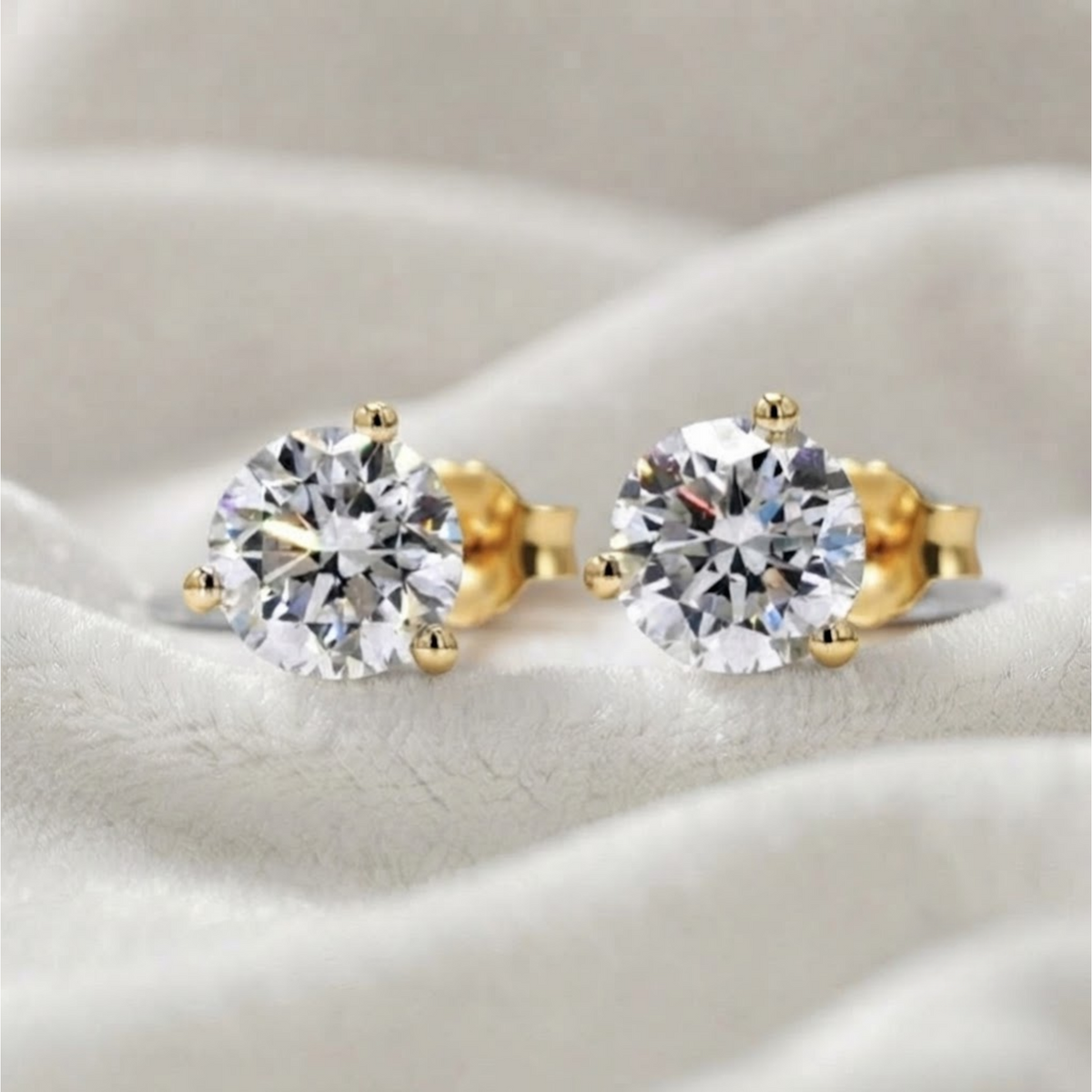 Round Lab Grown Diamond Stud Earrings