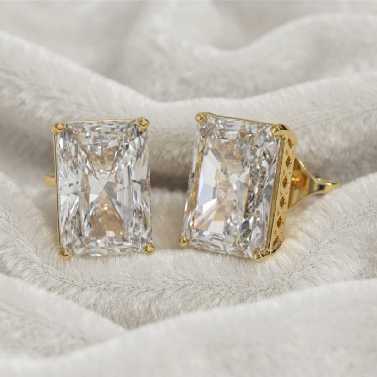 Lab Grown Diamond Radiant Cut Diamond Earring