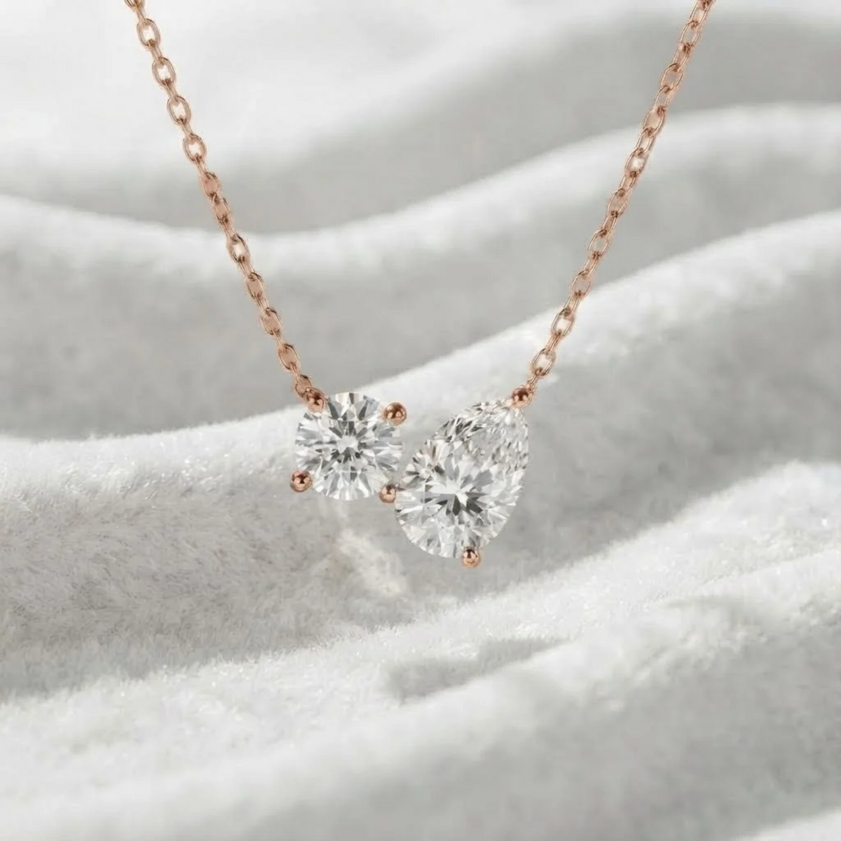 14K Toi et Moi Halskette mit im Labor gezüchteten Diamanten