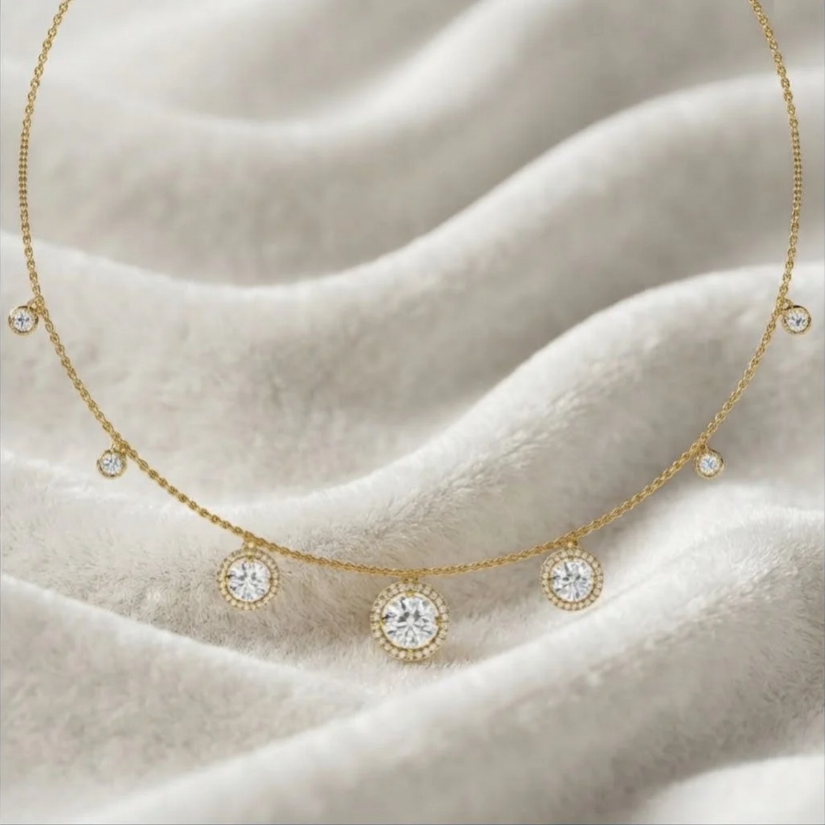 Halskette aus 14 Karat Gold mit atemberaubendem runden Diamanten