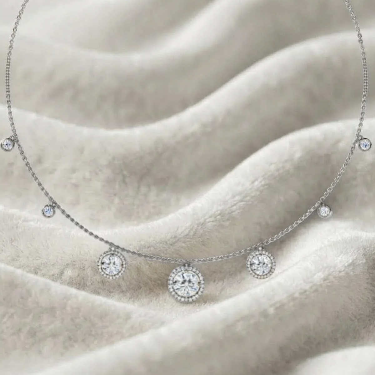 Halskette aus 14 Karat Gold mit atemberaubendem runden Diamanten