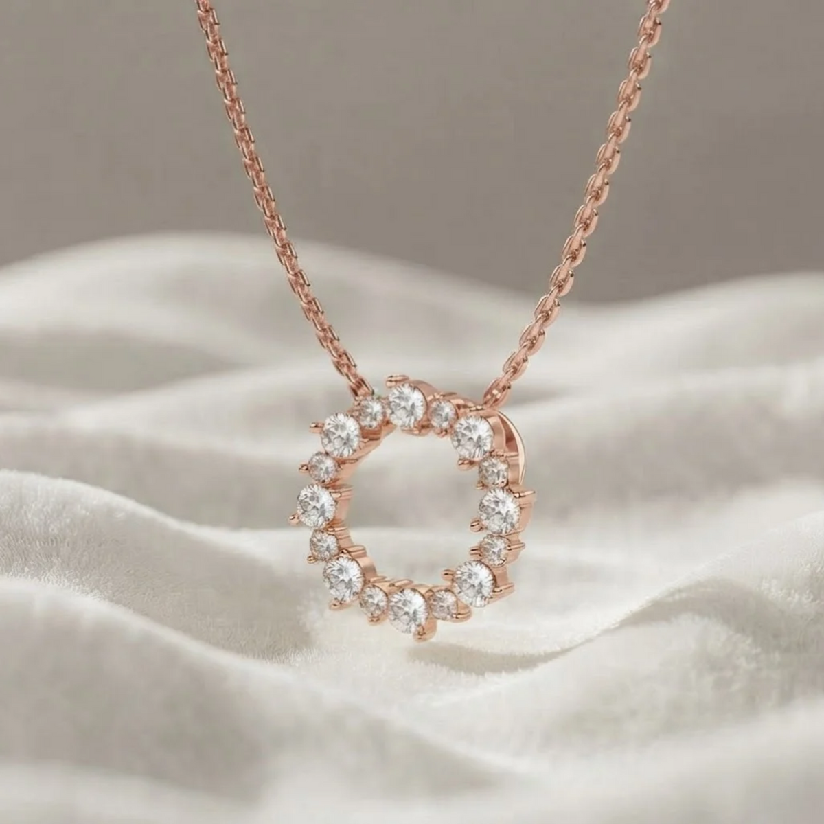 Circle Round Pendnat with Diamond