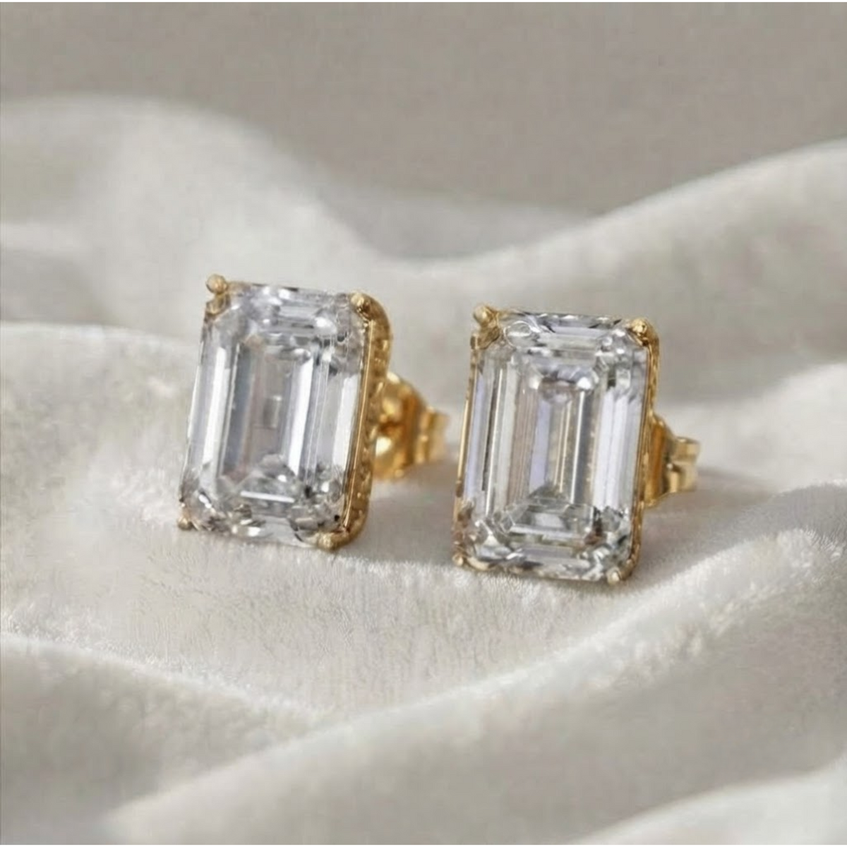 Prong Setting Solitaire Emerald Diamond Studs