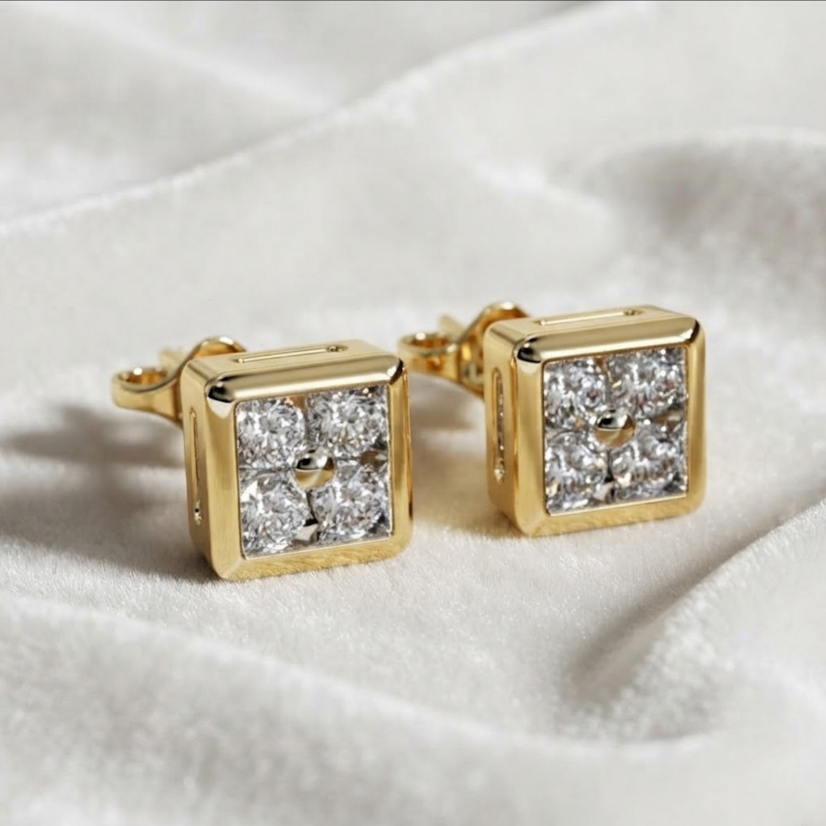 Round Shape Lab Grown Diamond Square Shape 4 Round Earring