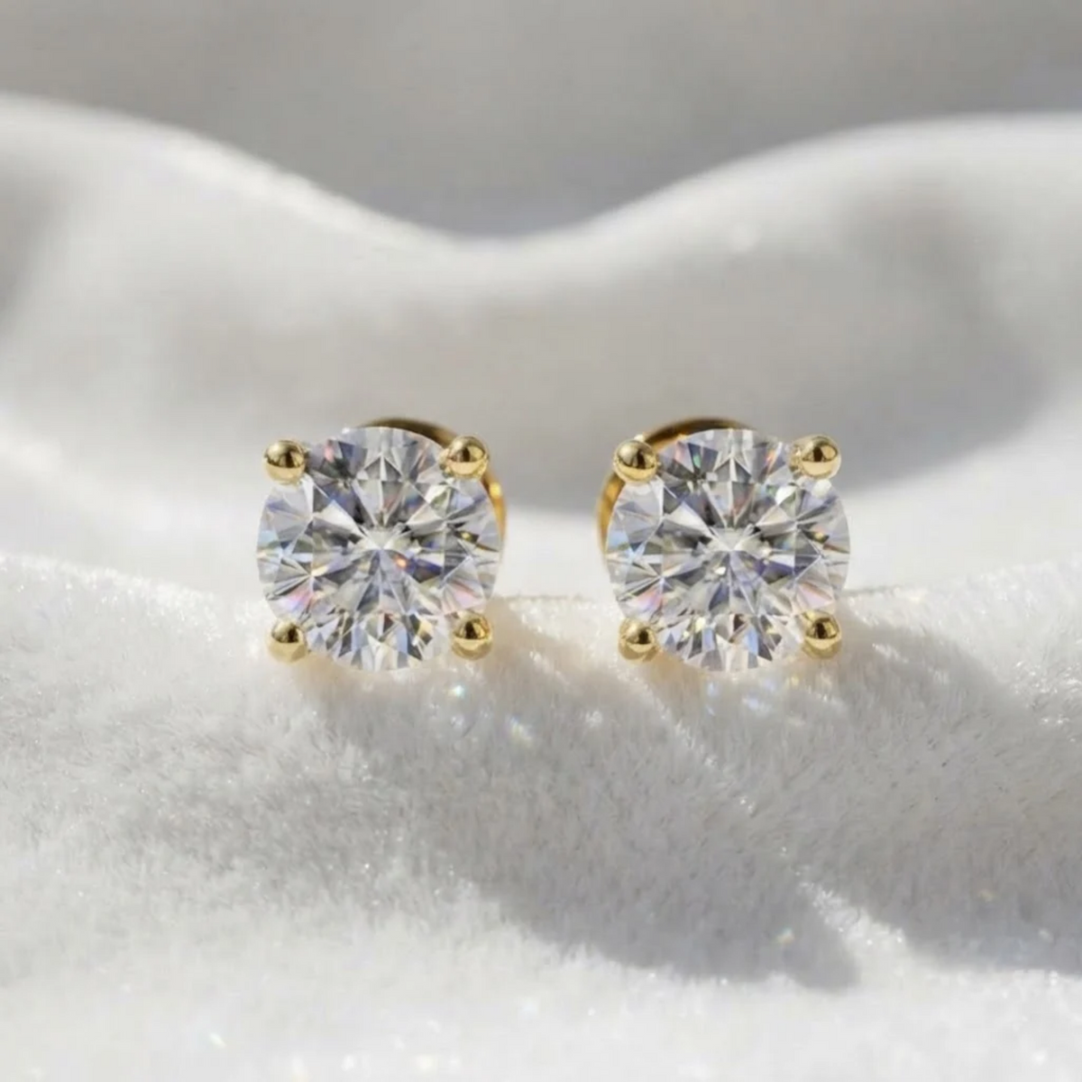 Lab Grown Round Diamond Stud Earrings