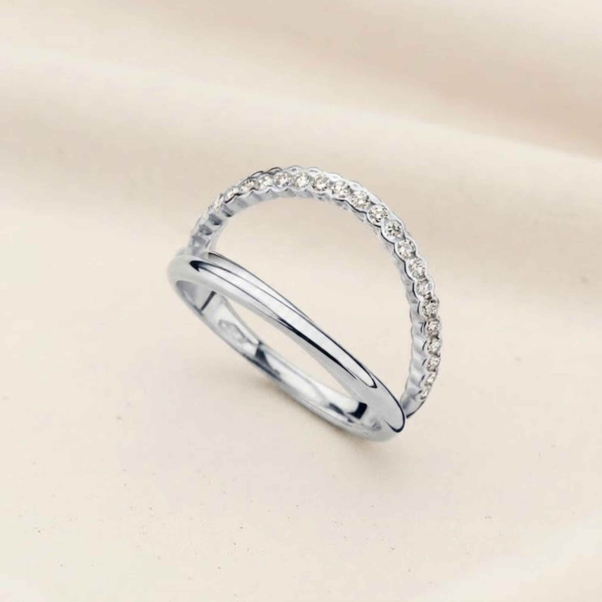 Round Cut Lab Grown Diamond Wedding Ring