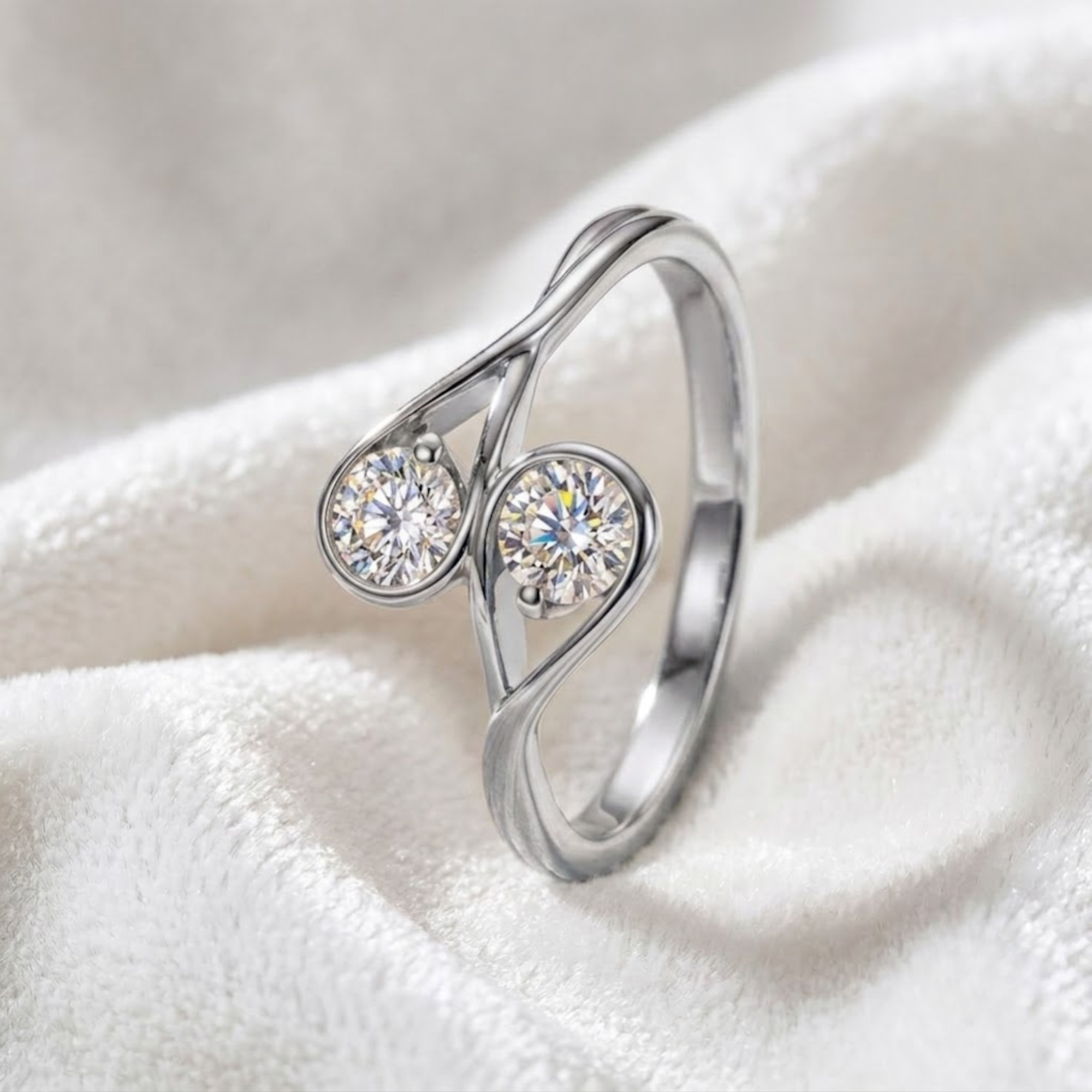 14K Gold Rundschliff Laborgezüchteter Infinity Diamant Verlobungsring
