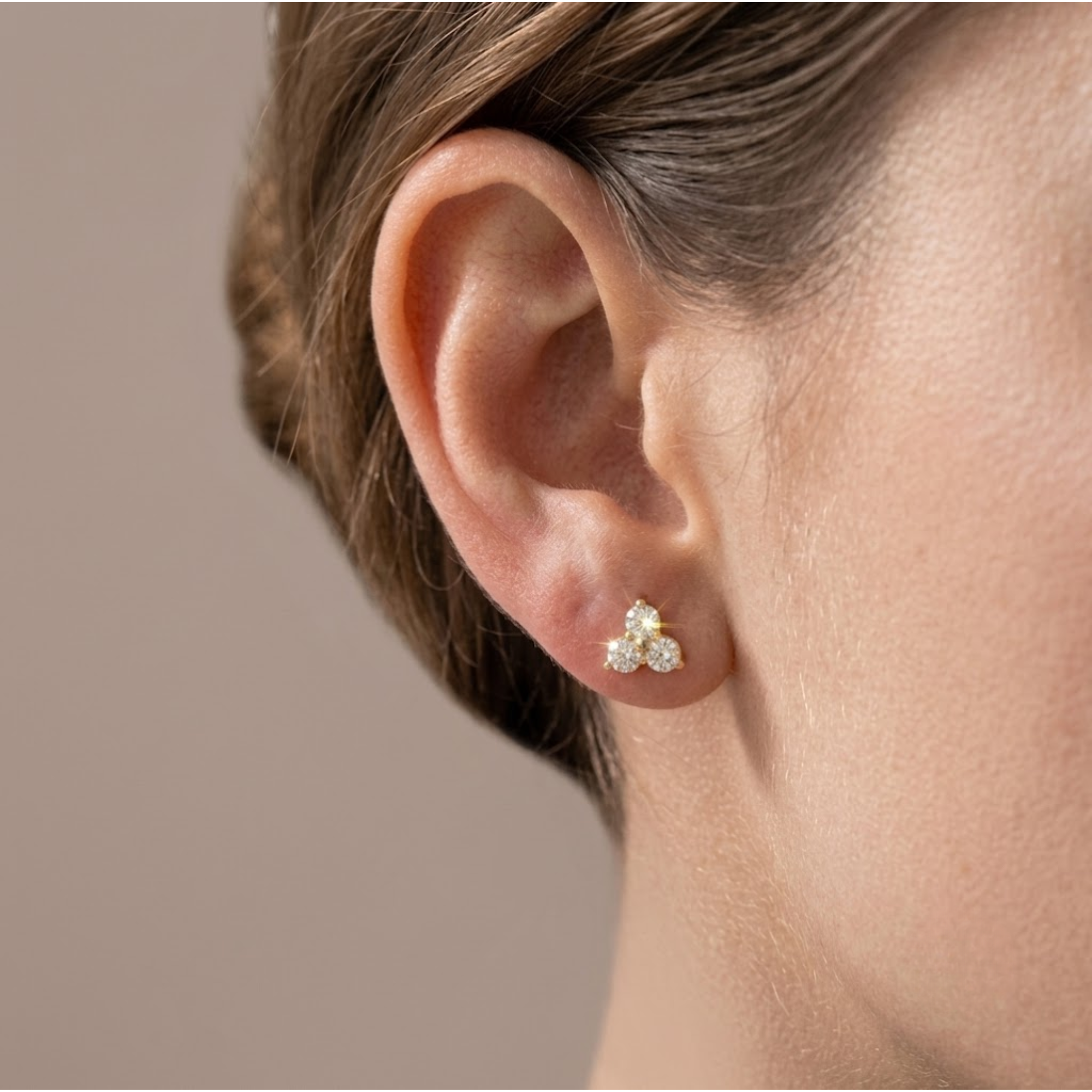 14K Gold Rundschliff Laborgezüchtete Diamanten Trio Winzige Ohrstecker