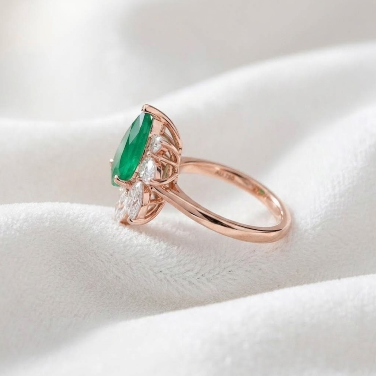 Pear cut Diamond Engagement Ring
