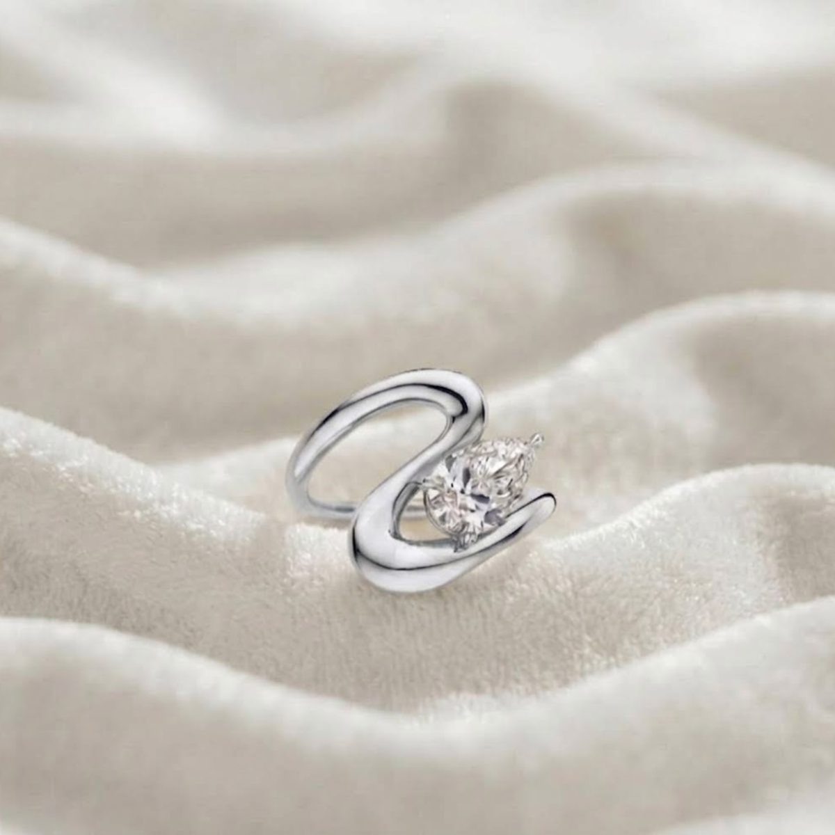 Lab Grown Diamond Curved Proposal Ring