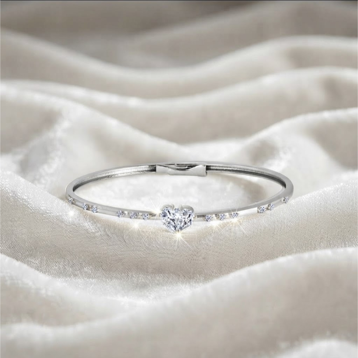 Diamond Bangle Heart Shape Solitaire Bracelet