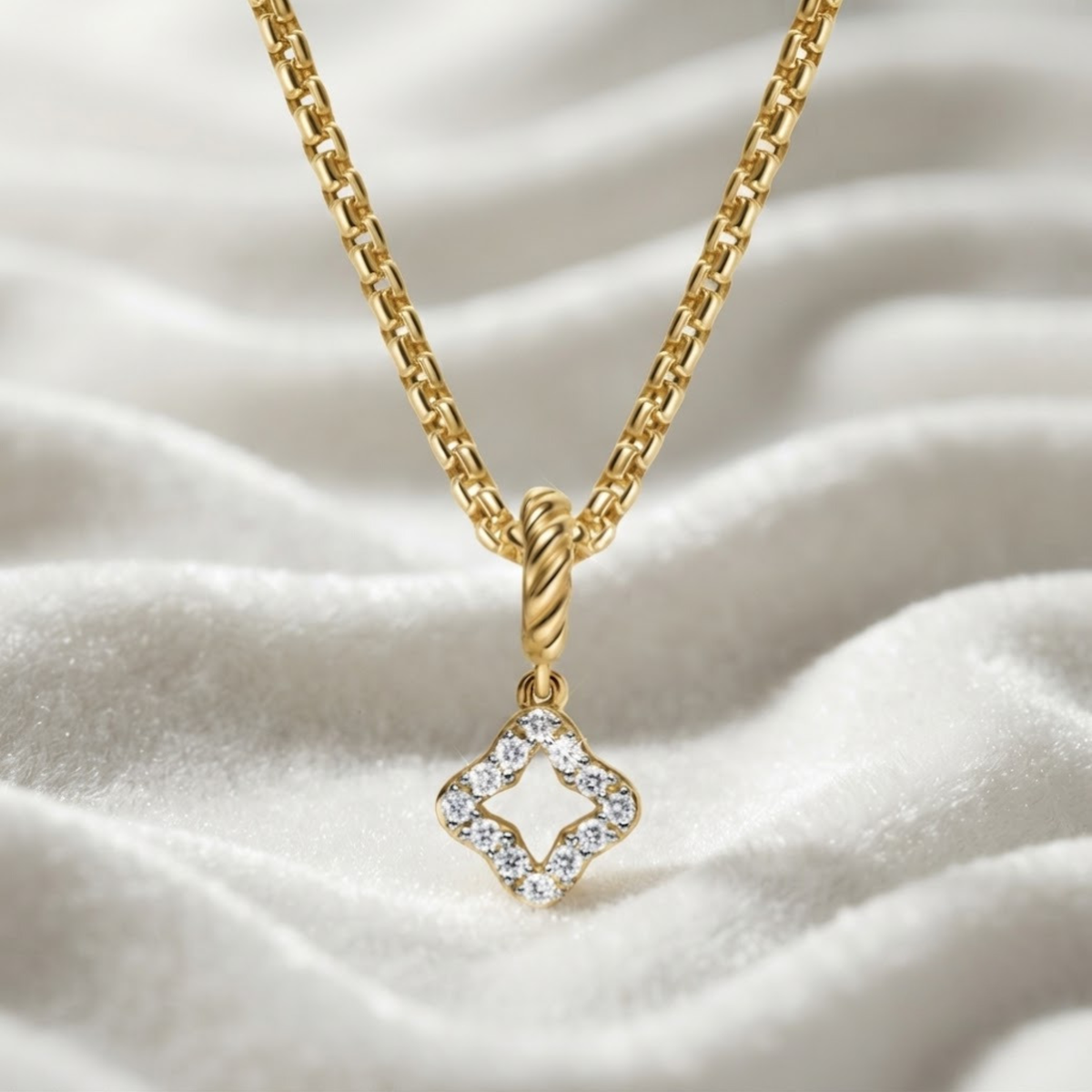 Leaf Clover with Diamond Necklace