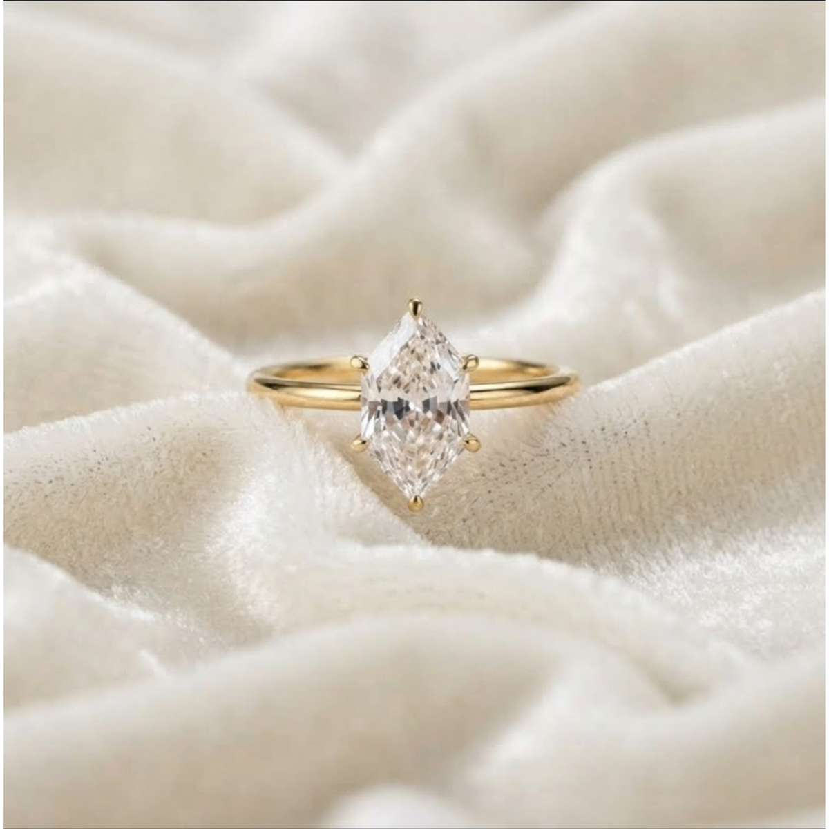 14 Karat Gold langgestreckter sechseckiger Diamant-Muse-Verlobungsring