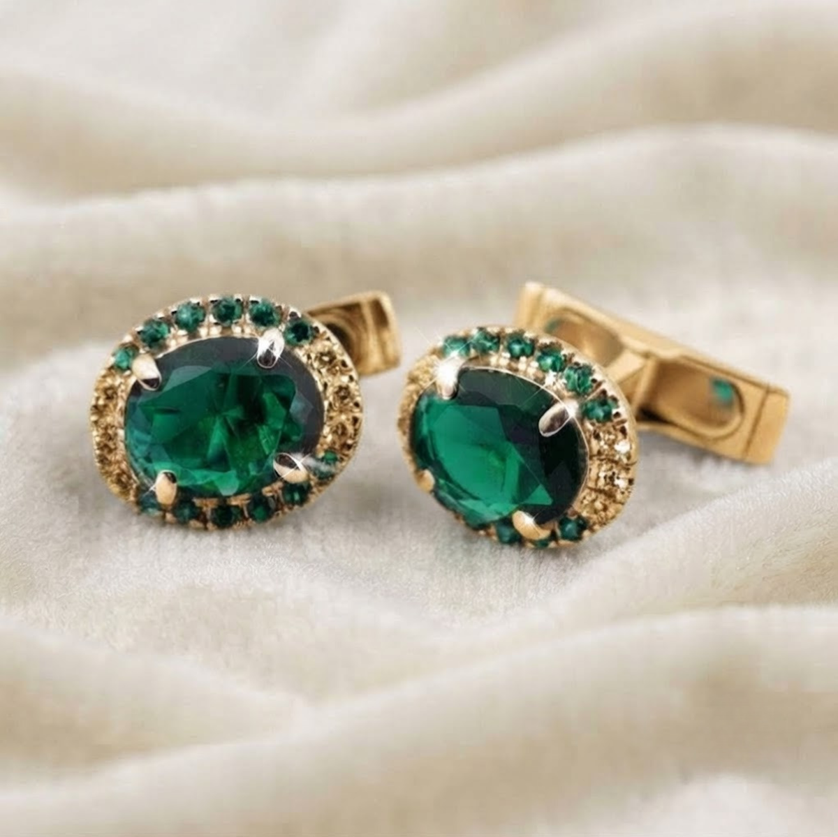 Oval Halo Diamond Shirt Cufflink