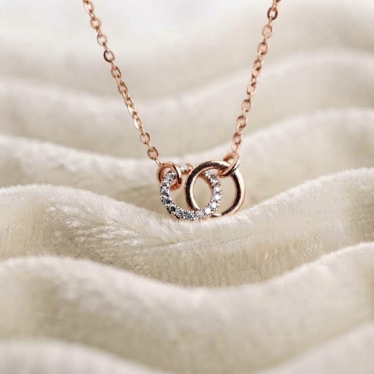 Diamond Intertwined Circle Necklace