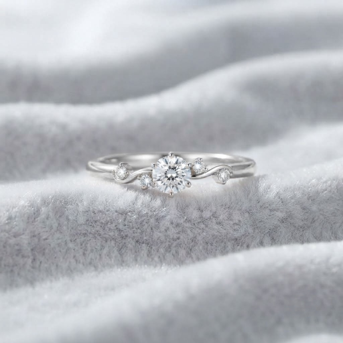 Round Brilliant Lab Diamond Ring
