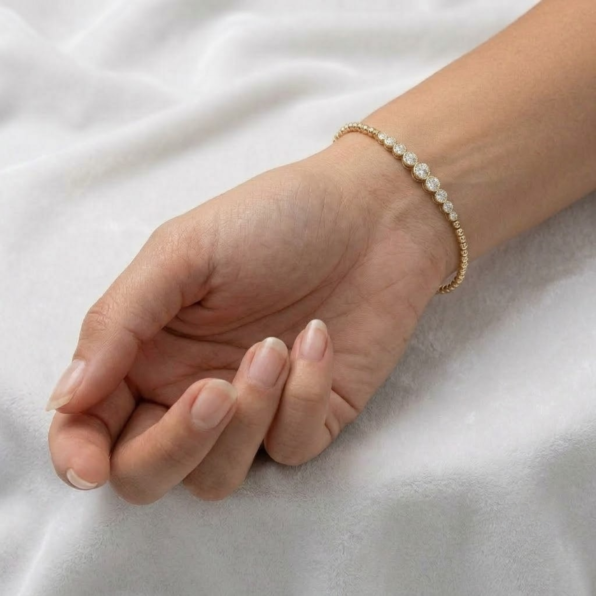 Graduated Diamond Bangle Bracelet in 14K Solid Gold