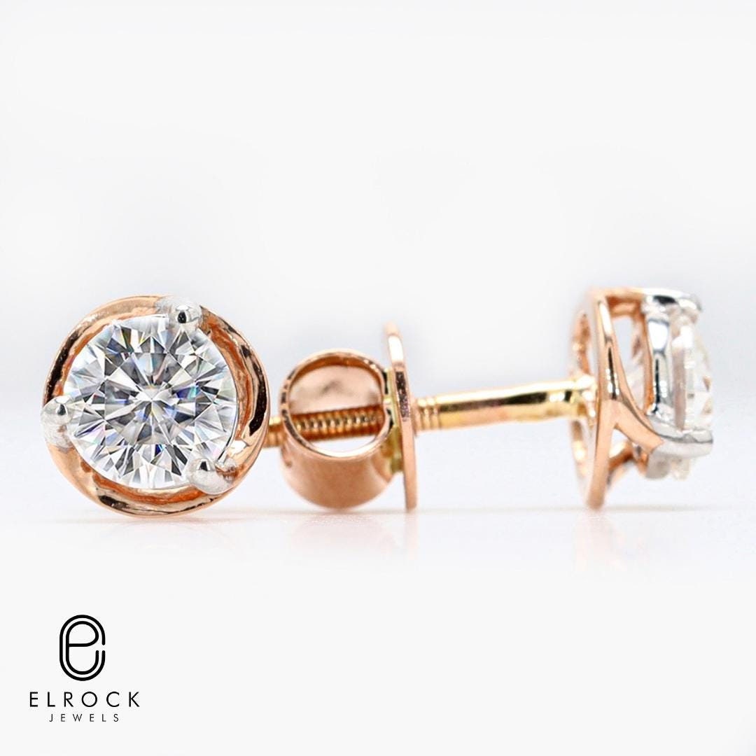 Round Diamond Studs