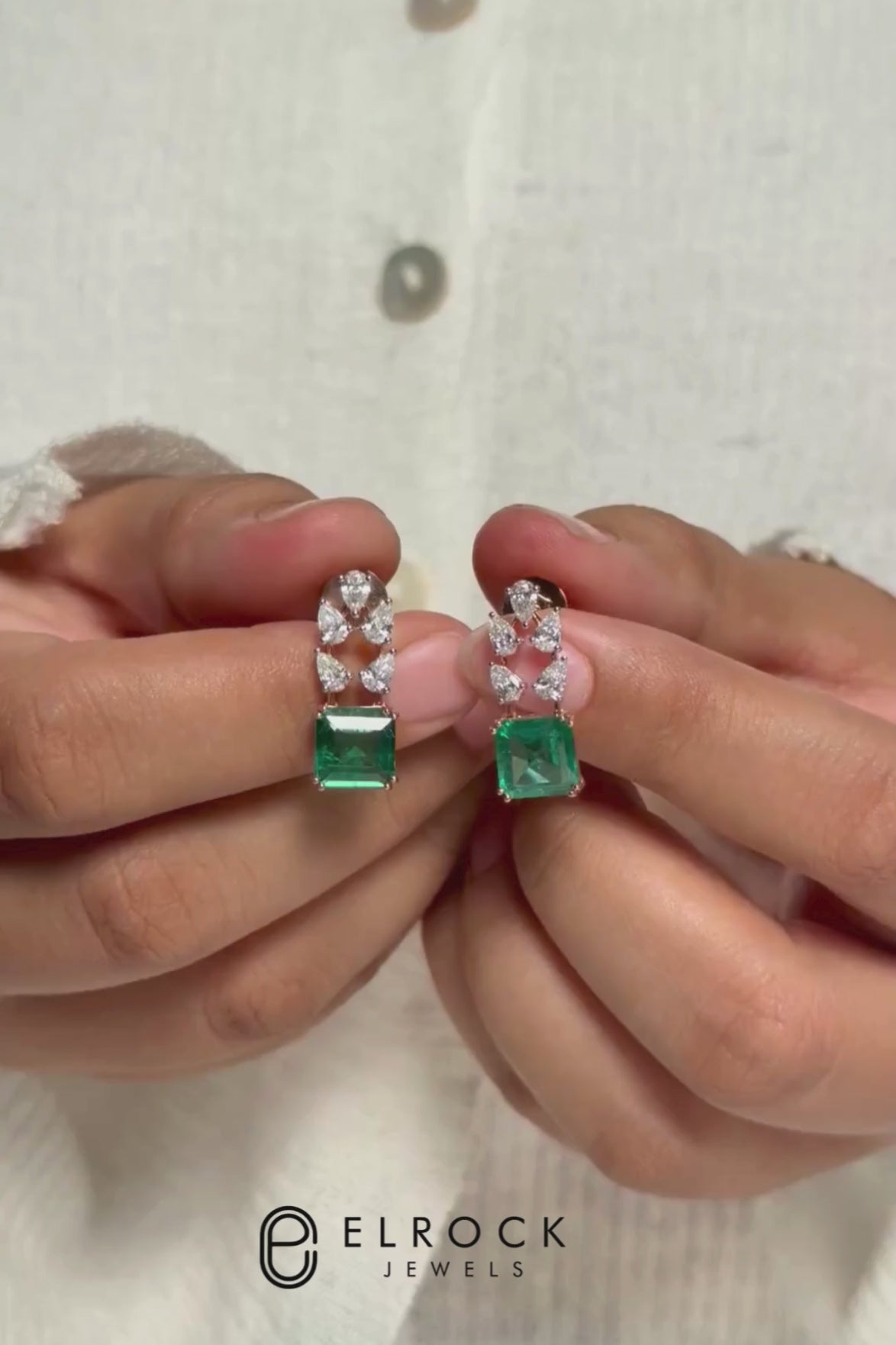 Emerald Necklace And Earrings Set.