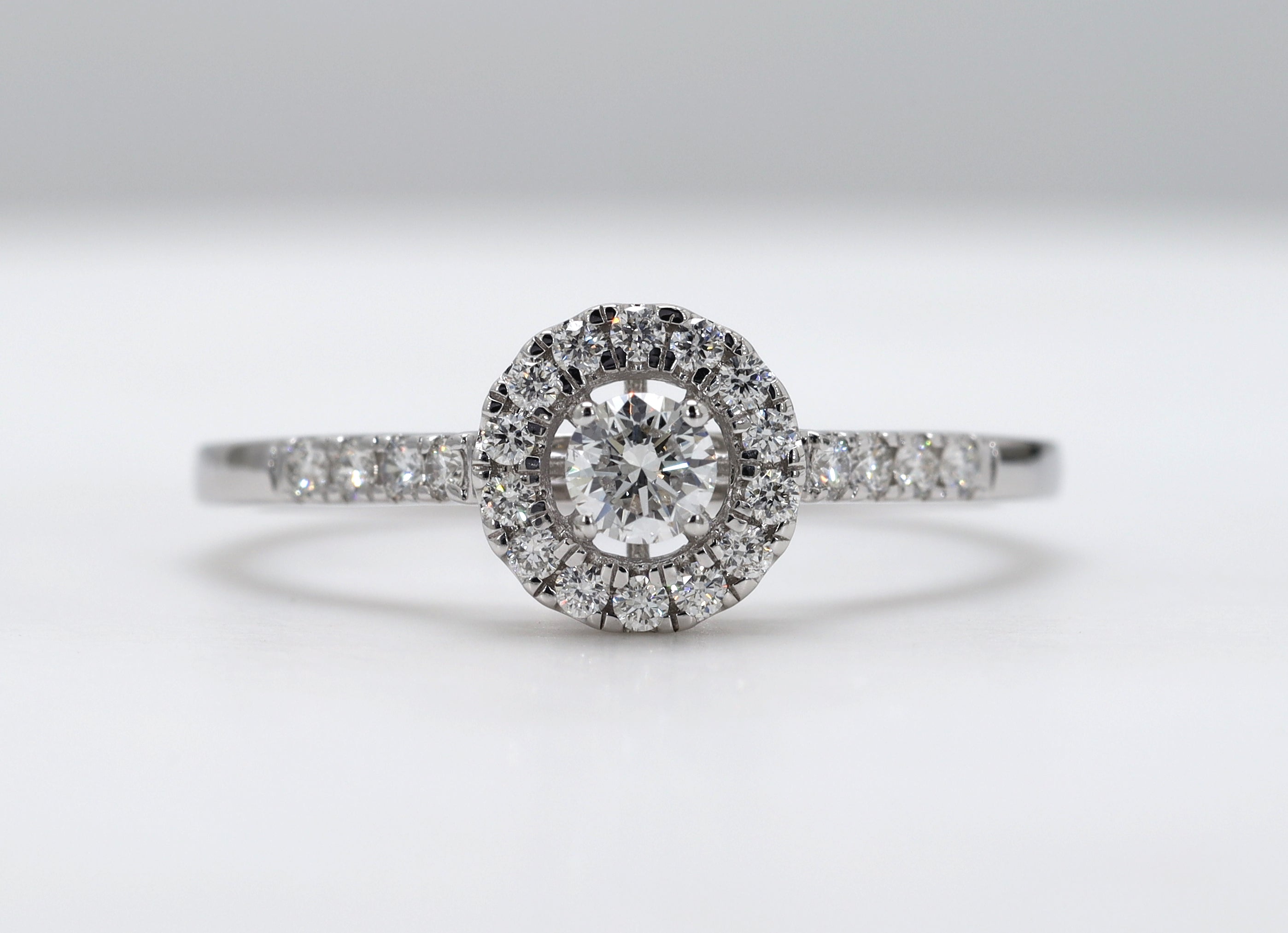 14K Gold Round Brilliant Cut Lab Created Diamond Ring