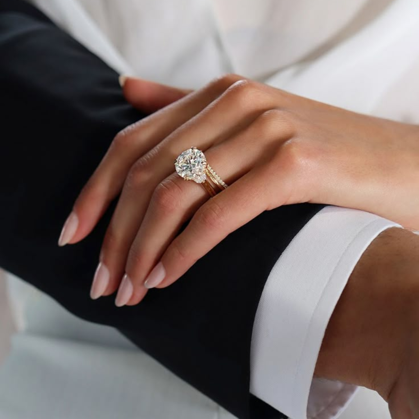 How to Choose the Engagement Ring That Matches Her Style
