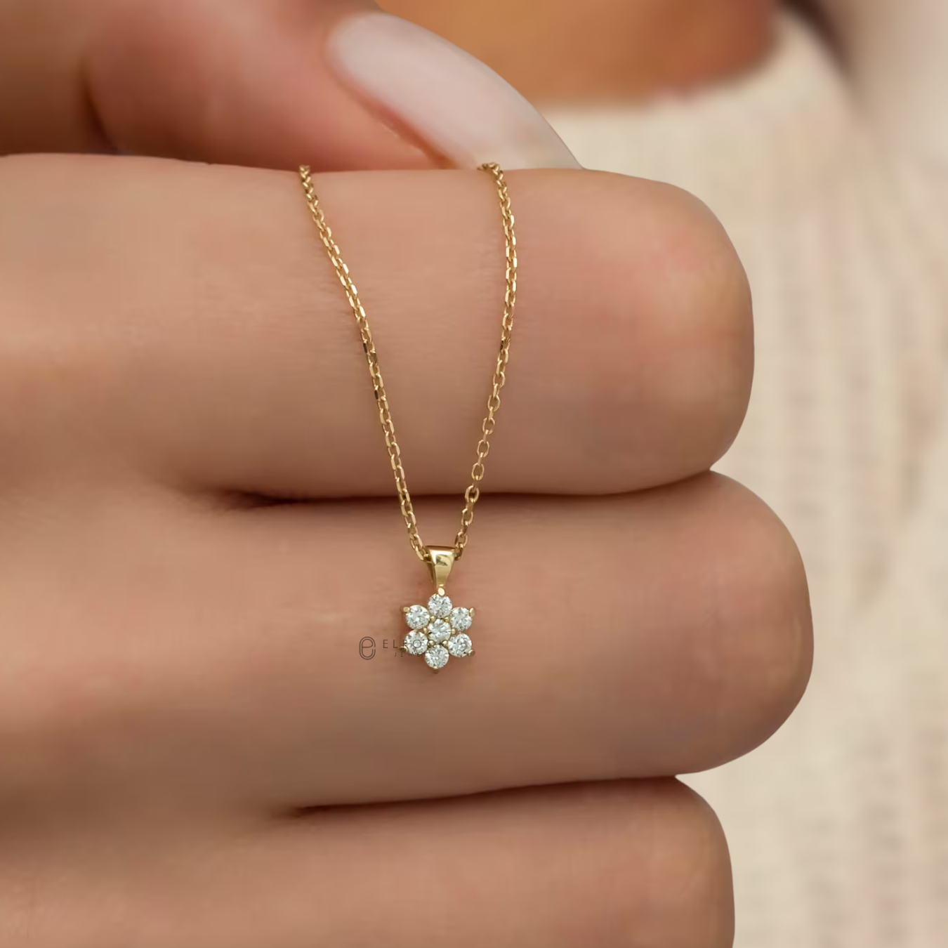 14K Gold Diamond Flower Necklace in 14K Gold for Woman
