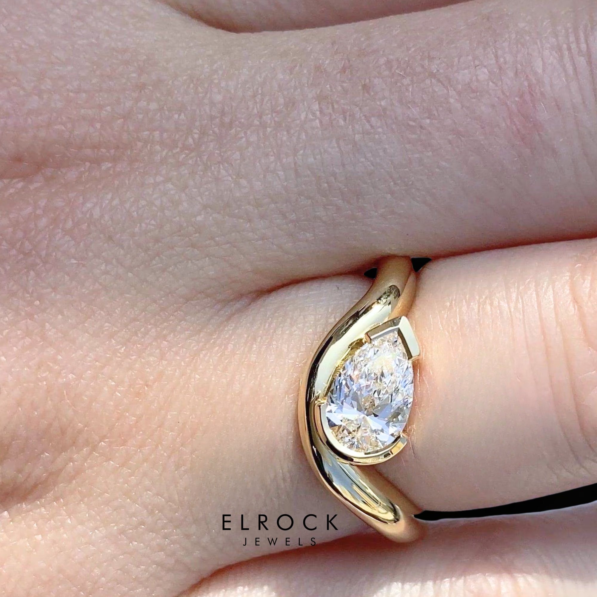 14K Gold Tear Drop Rings Wave Shank