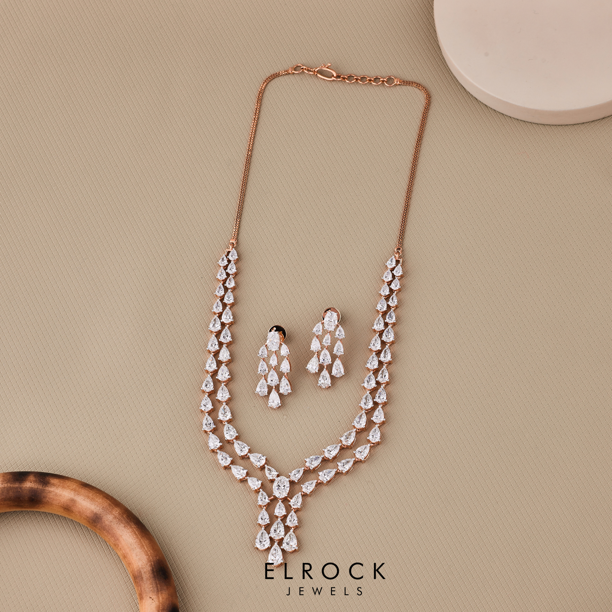  Oval &Pear Cut Diamond Necklace 
