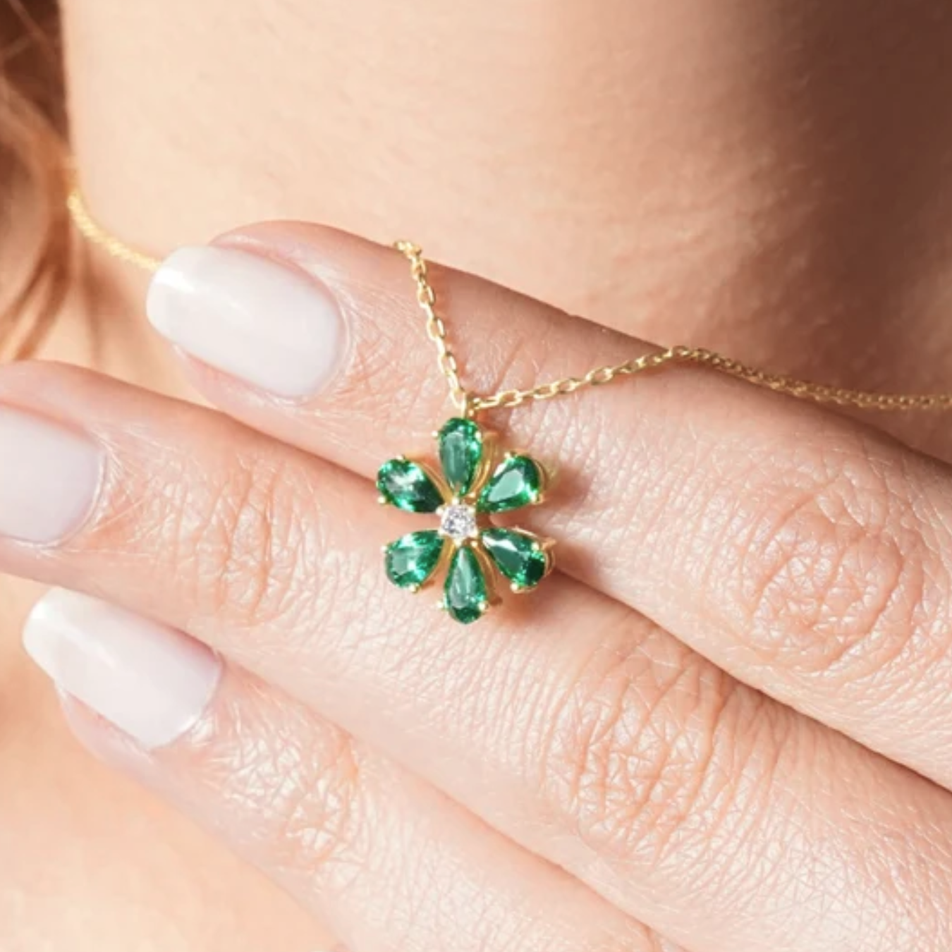 14K Solid Gold 1.00 CT Flower Diamond  May Emerald Necklace