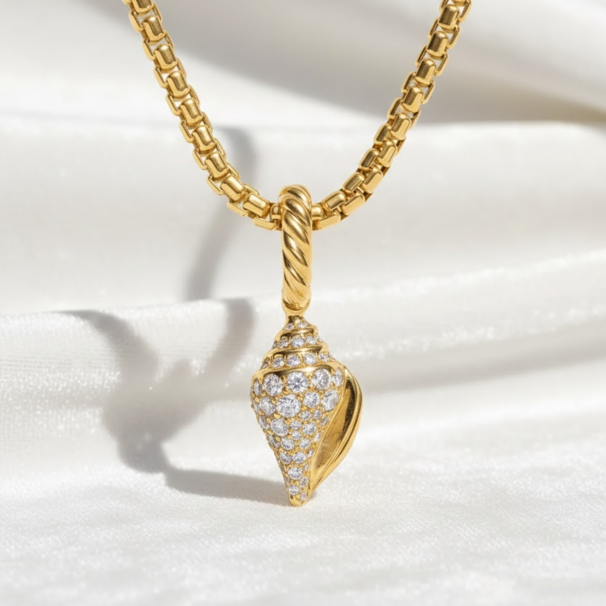 14K Solid Gold Seashell Pendant with Lab Diamond