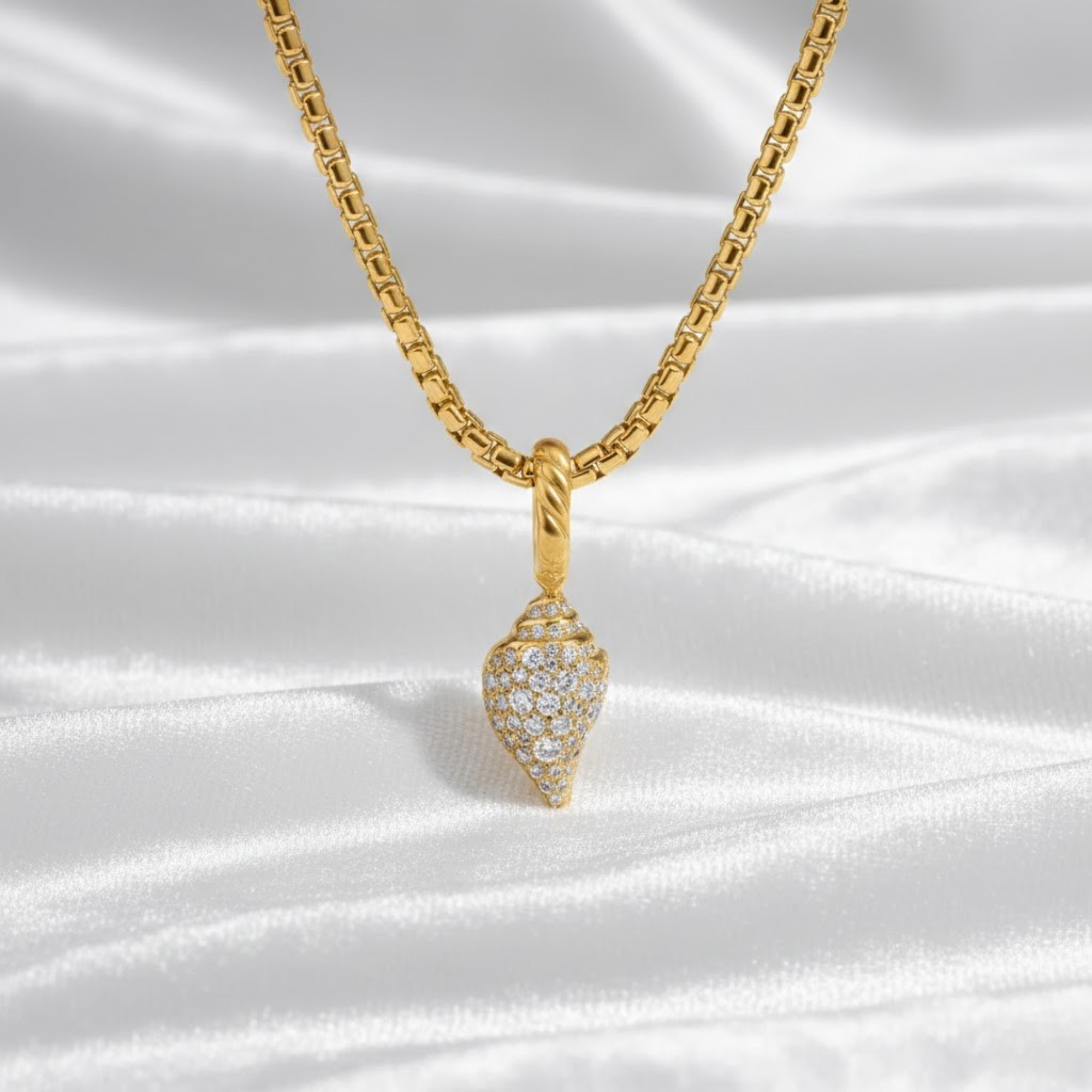 14K Solid Gold Seashell Pendant with Lab Diamond